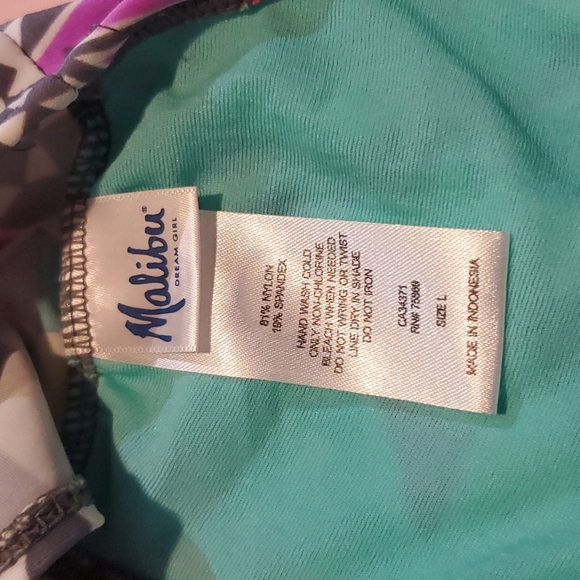 Malibu Barbie neon bikini top - Picture 6 of 9